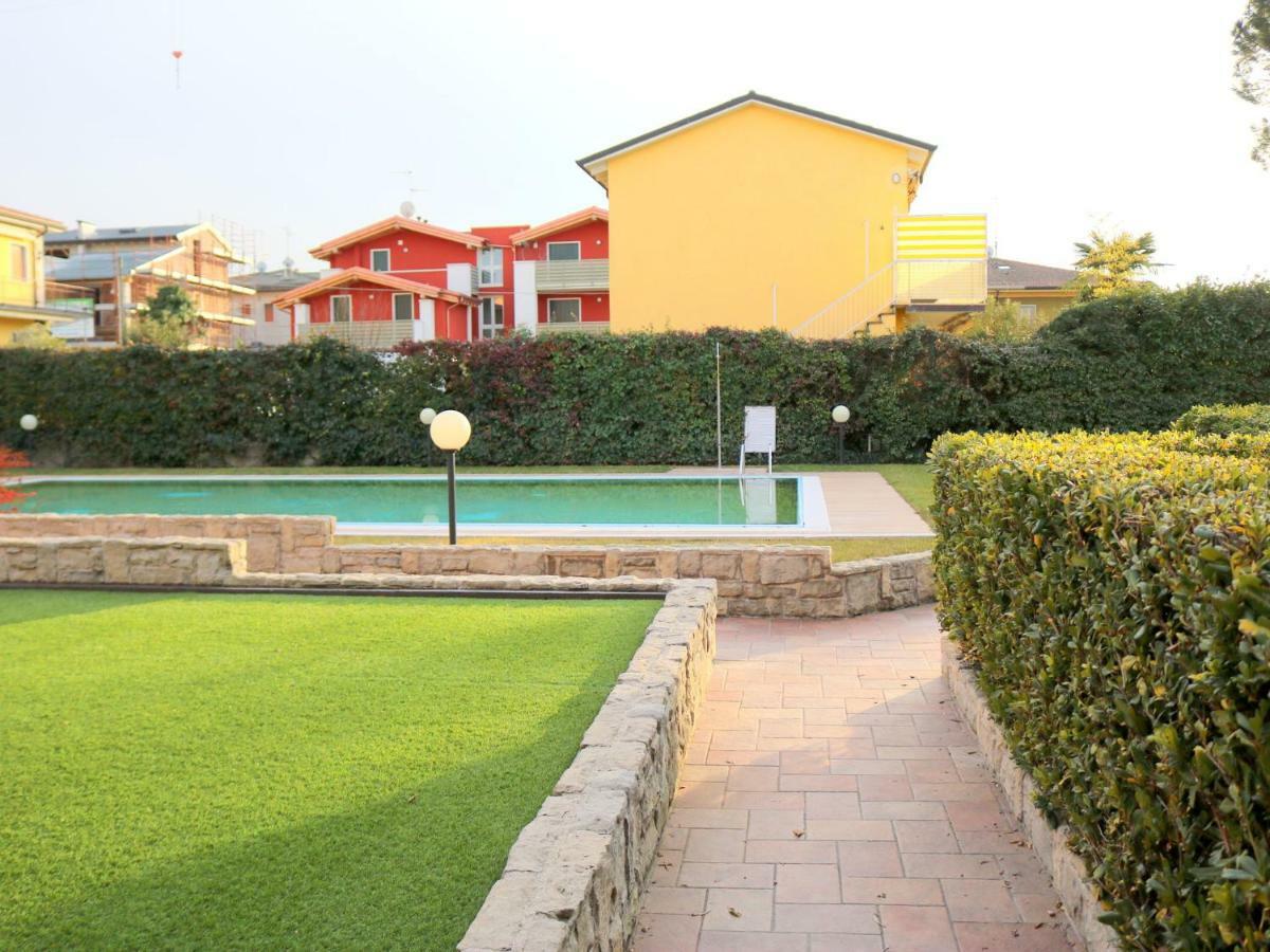 Small Residence Of Only 18 Apartments With Swimming Pool Lazise Exterior photo