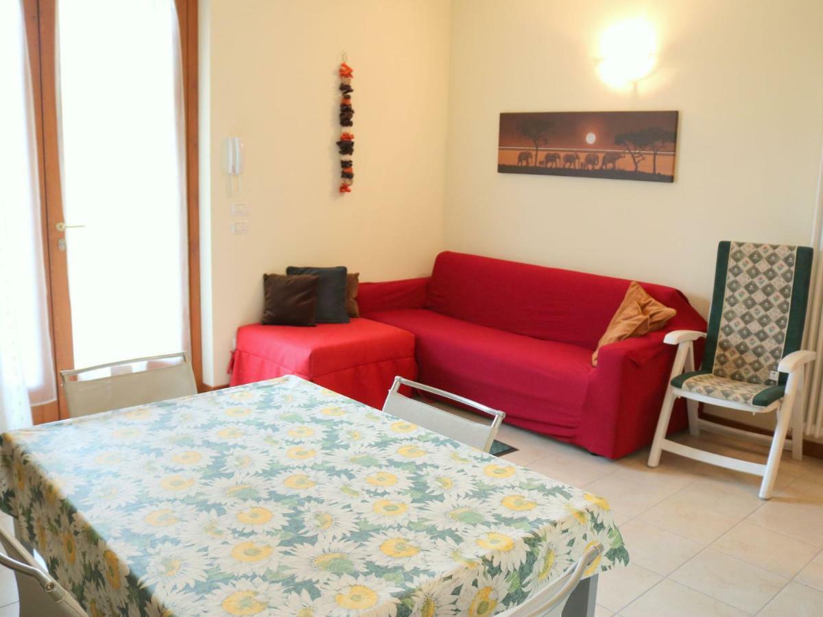 Small Residence Of Only 18 Apartments With Swimming Pool Lazise Exterior photo